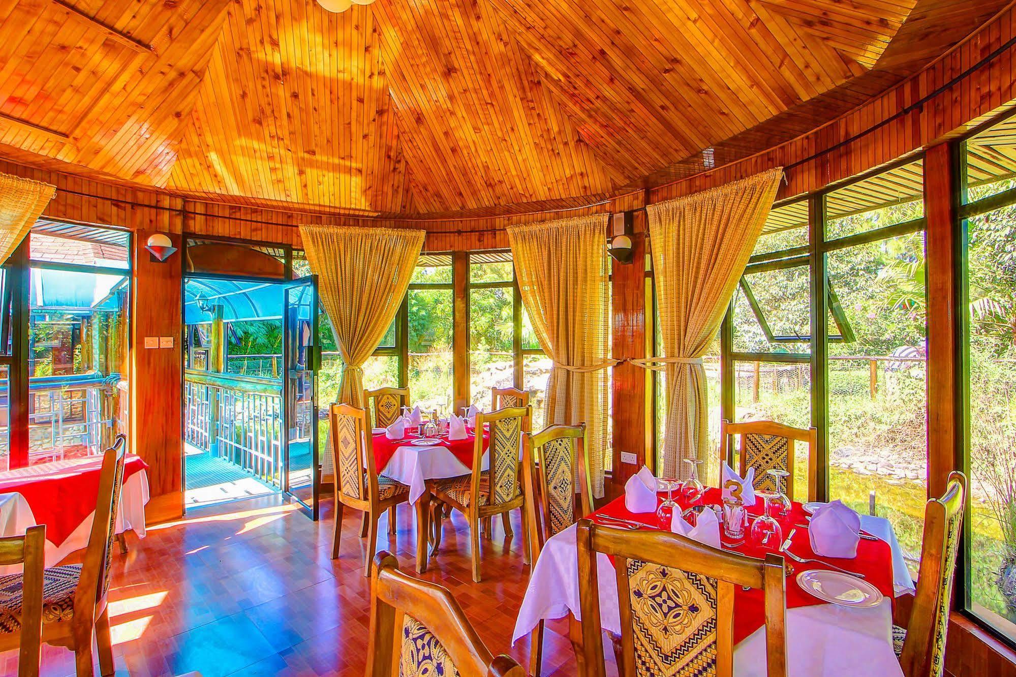 Poa Place Resort & Hotel - Where Nature Meets Comfort Eldoret Extérieur photo
