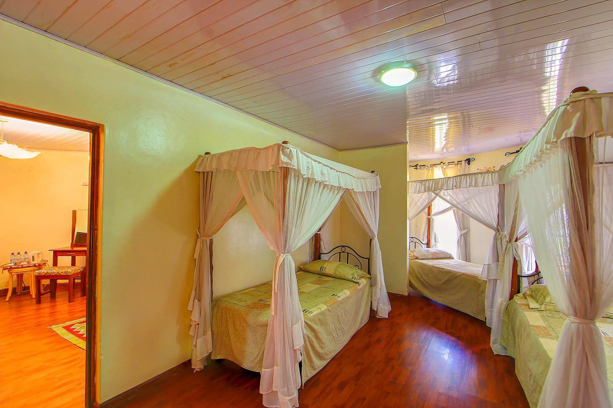 Poa Place Resort & Hotel - Where Nature Meets Comfort Eldoret Extérieur photo