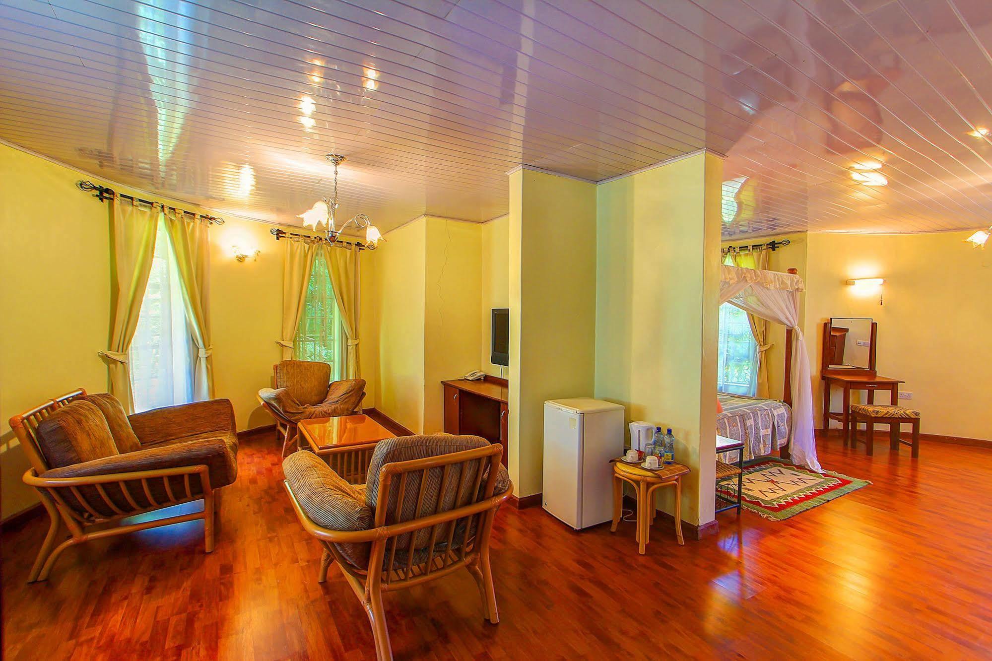 Poa Place Resort & Hotel - Where Nature Meets Comfort Eldoret Extérieur photo