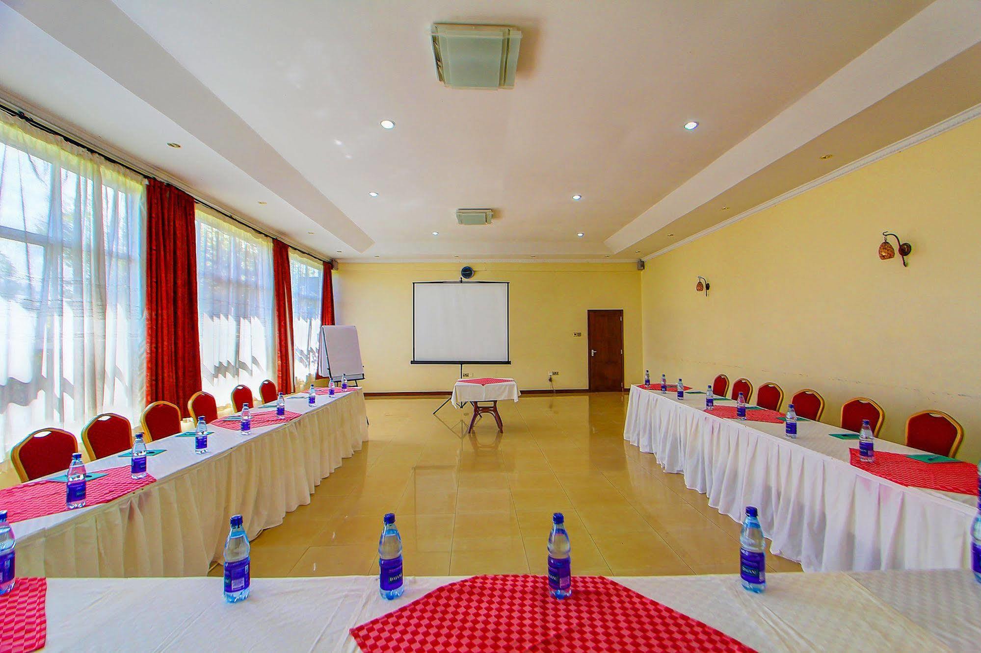 Poa Place Resort & Hotel - Where Nature Meets Comfort Eldoret Extérieur photo